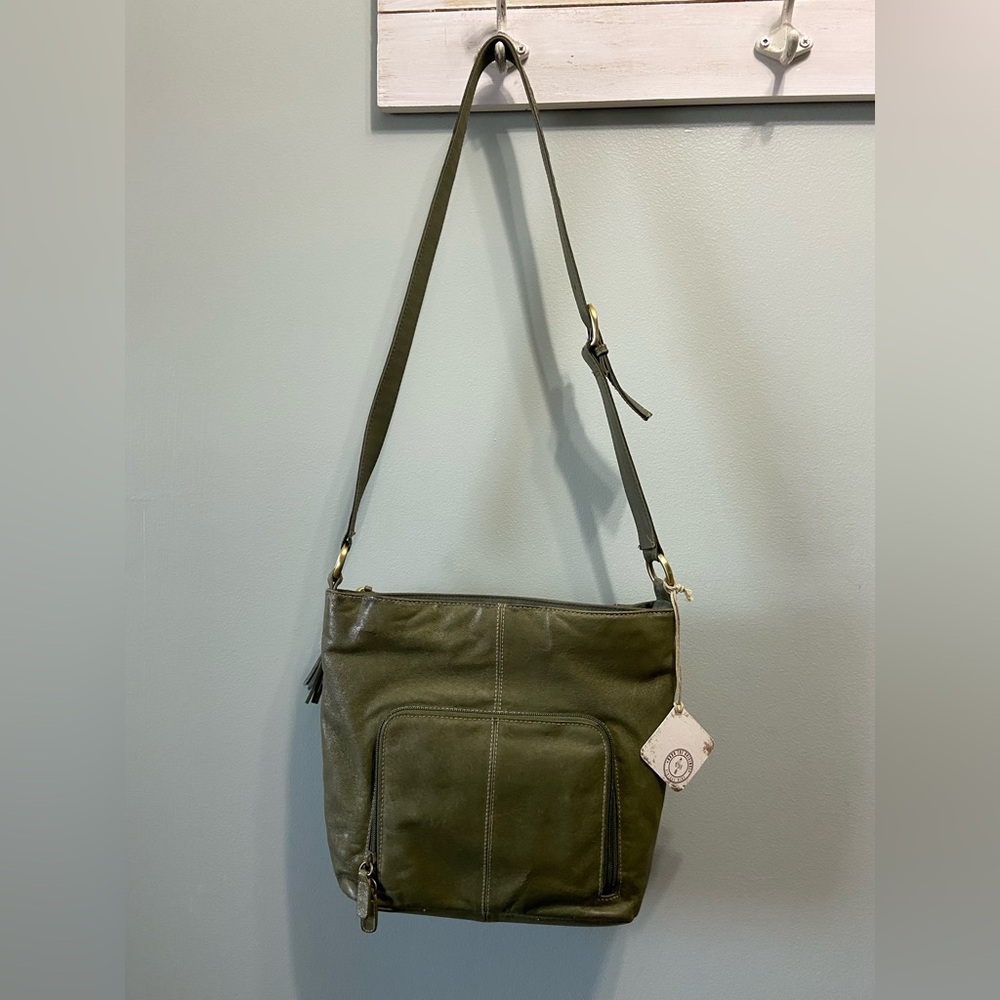 NWT. St. John’s Bay Genuine Leather Vintage Hide Hobo Shoulder Bag